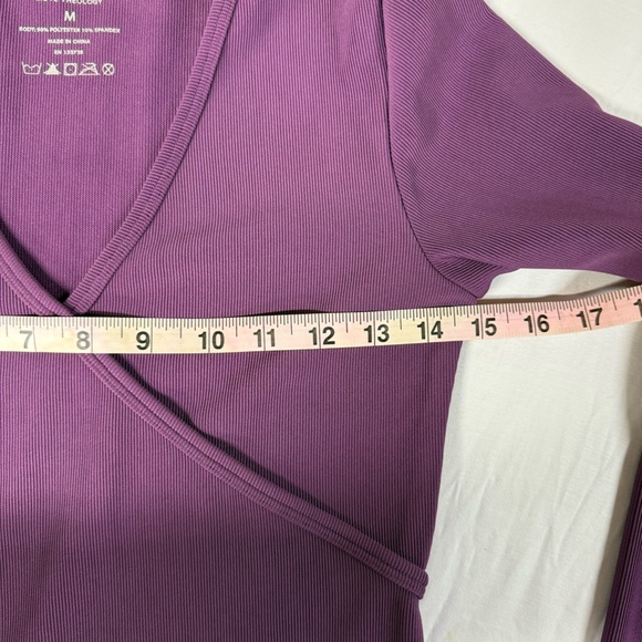 MOVE THEOLOGY CONTOUR LONG SLEEVE Top Medium Purple Polyester Spandex - Picture 4 of 5